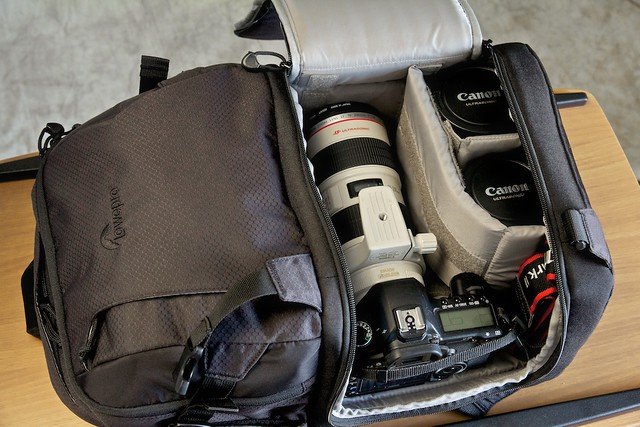 Canon 5D + Lowepro Fastpack 250 Backpack